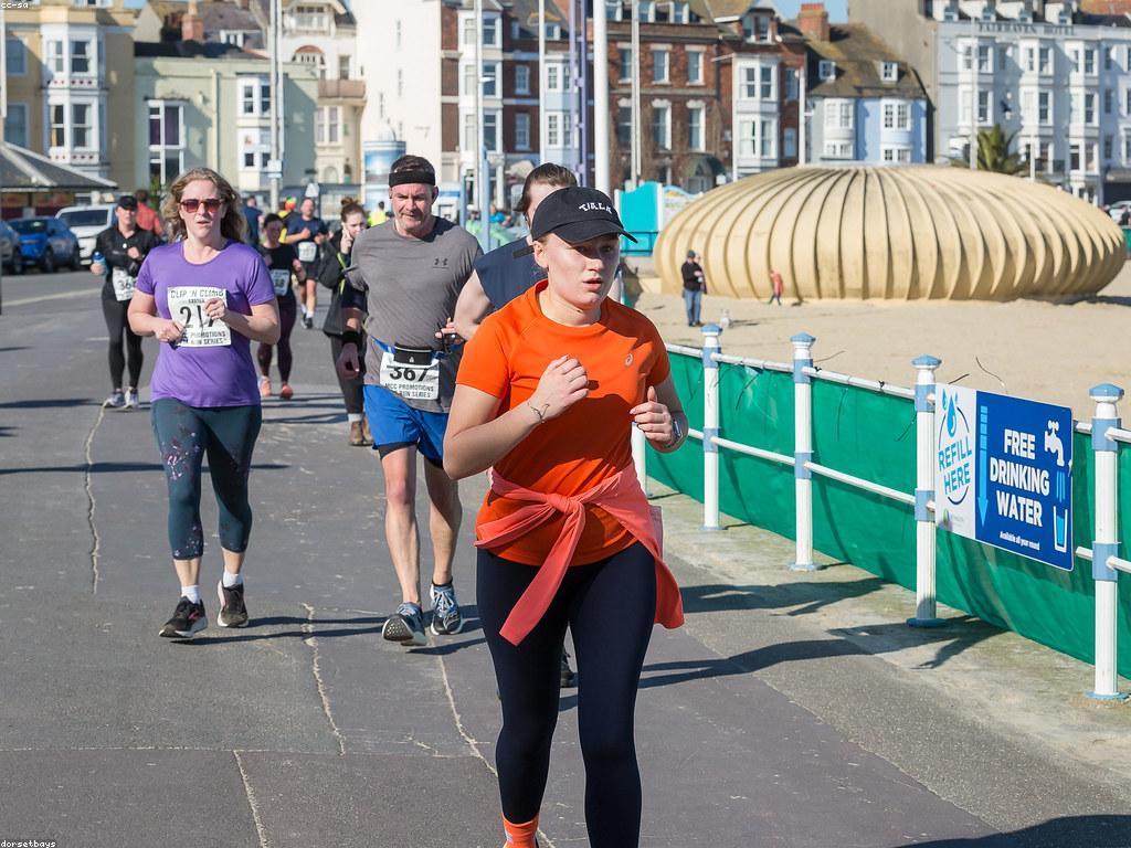 ផលប៉ះពាល់នៃសេវាកម្មកីឡាទៅលើសង្គម